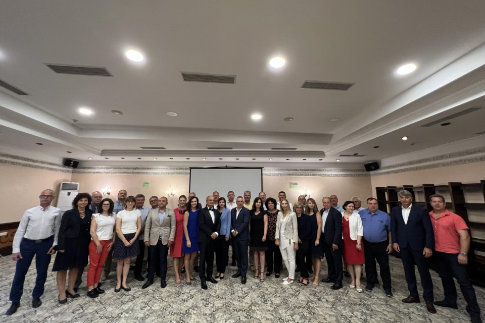 Членове, партньорски организации и гости от страната и чужбина събраха форумите в Поморие, посветени на 25-годишния юбилей на Регионалната асоциация на...